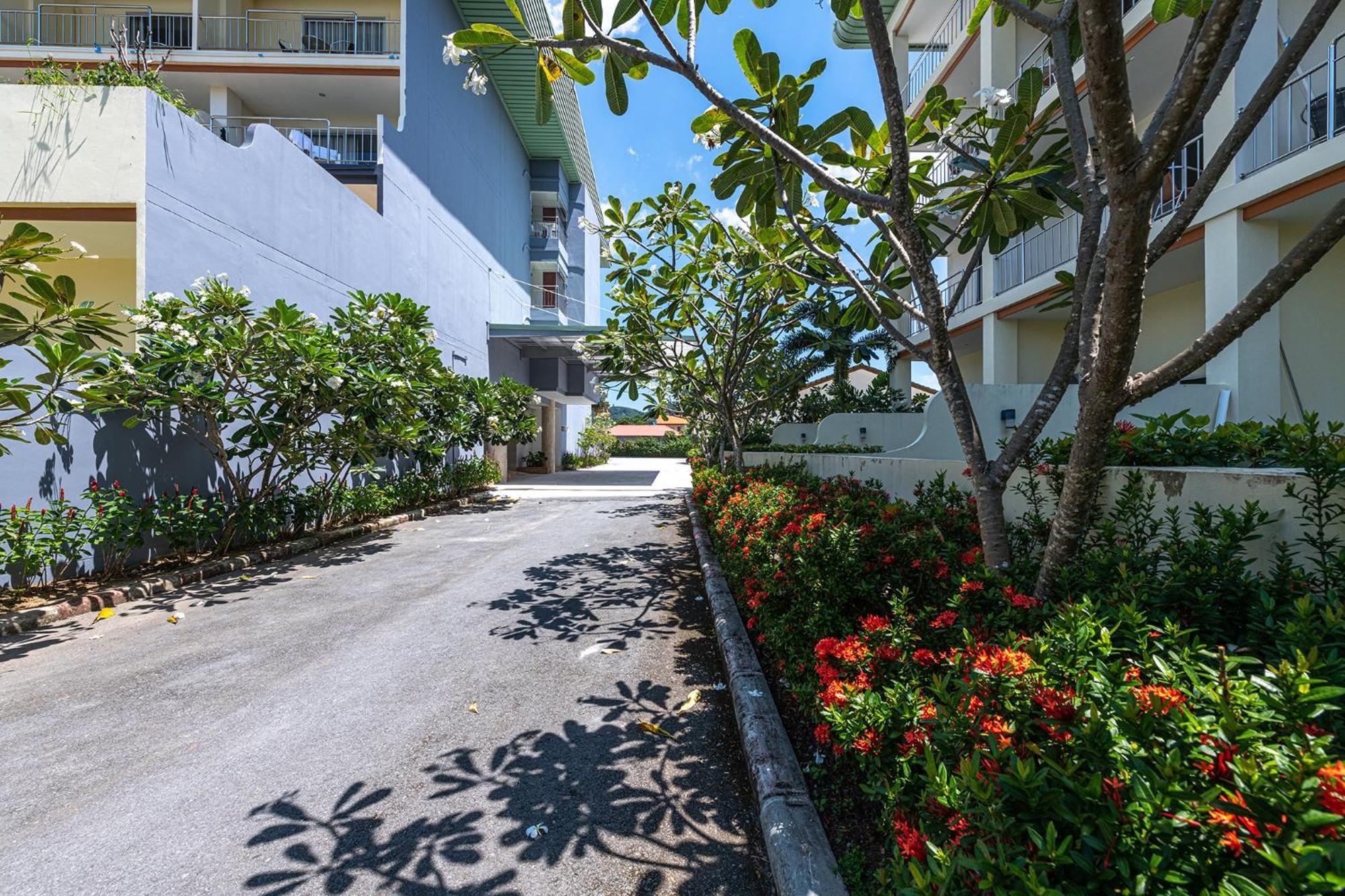 Blue Beach Grand Resort And Spa In Chalong Phuket By Dayuu Ban Saiyuan Exterior photo